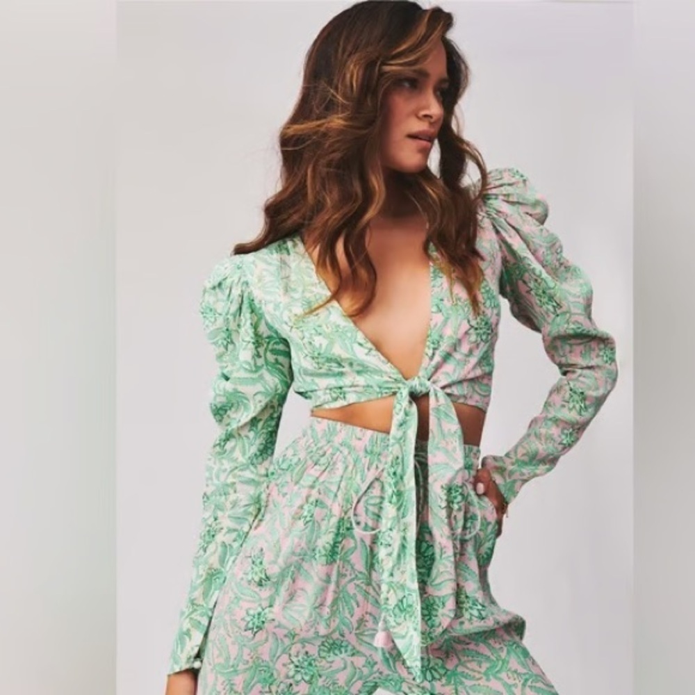 Hemant & Nandita Sidra Crop Tie Front Top in Sea Green Size XSmall